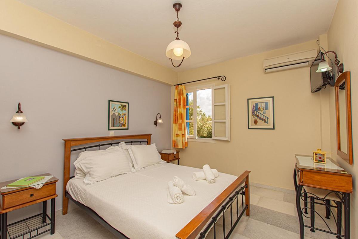 Maroussa Studios Agia Anna  Exterior foto